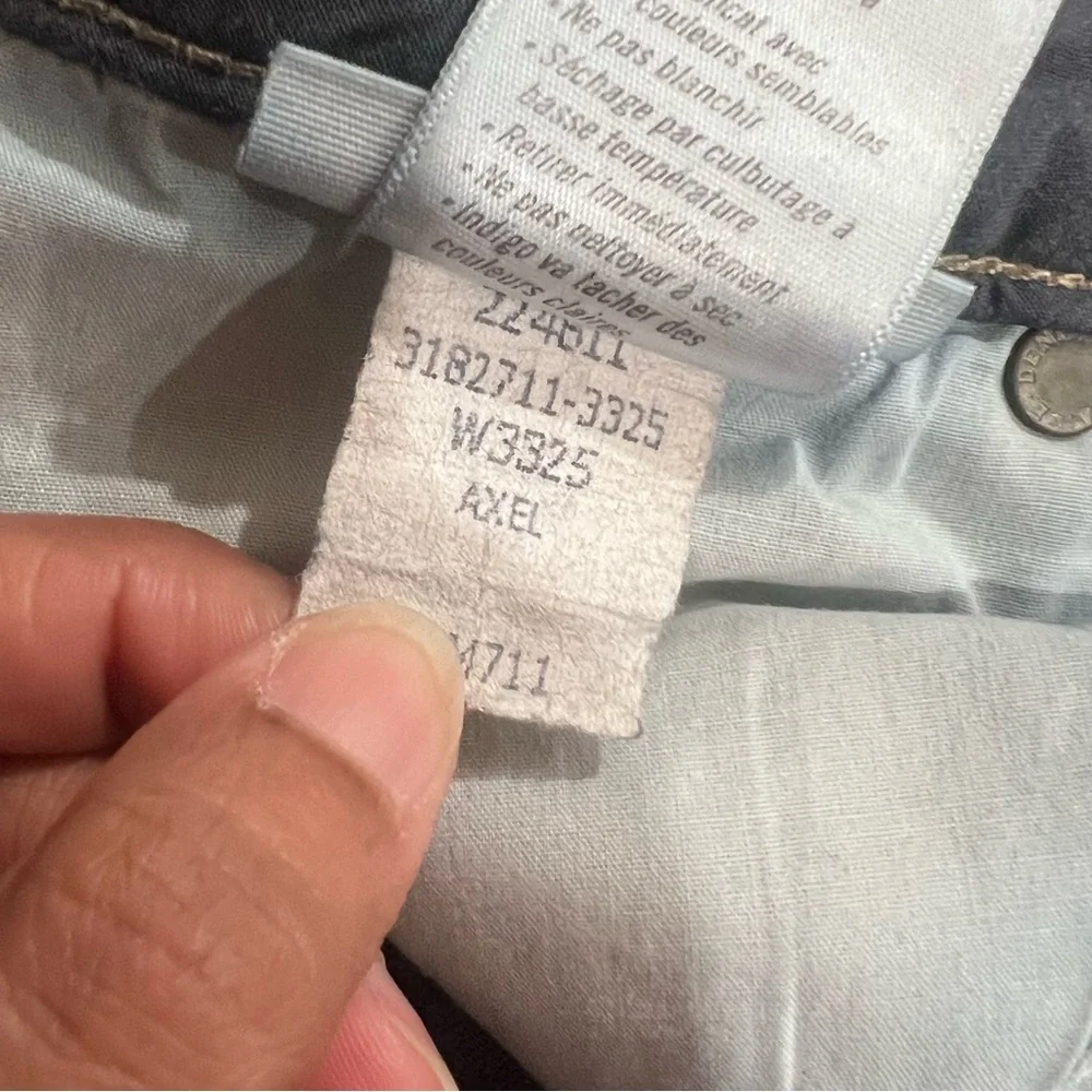 EUC Paige Jacqueline Unfinished Hem Straight Leg Jeans in Axel Wash